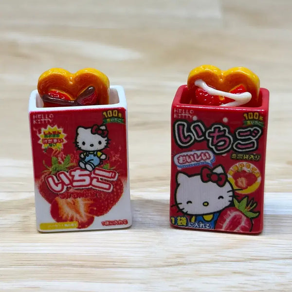 [BUNJANG] Miniature Kitty Strawberry Bread / 미니어쳐 키티 딸기빵