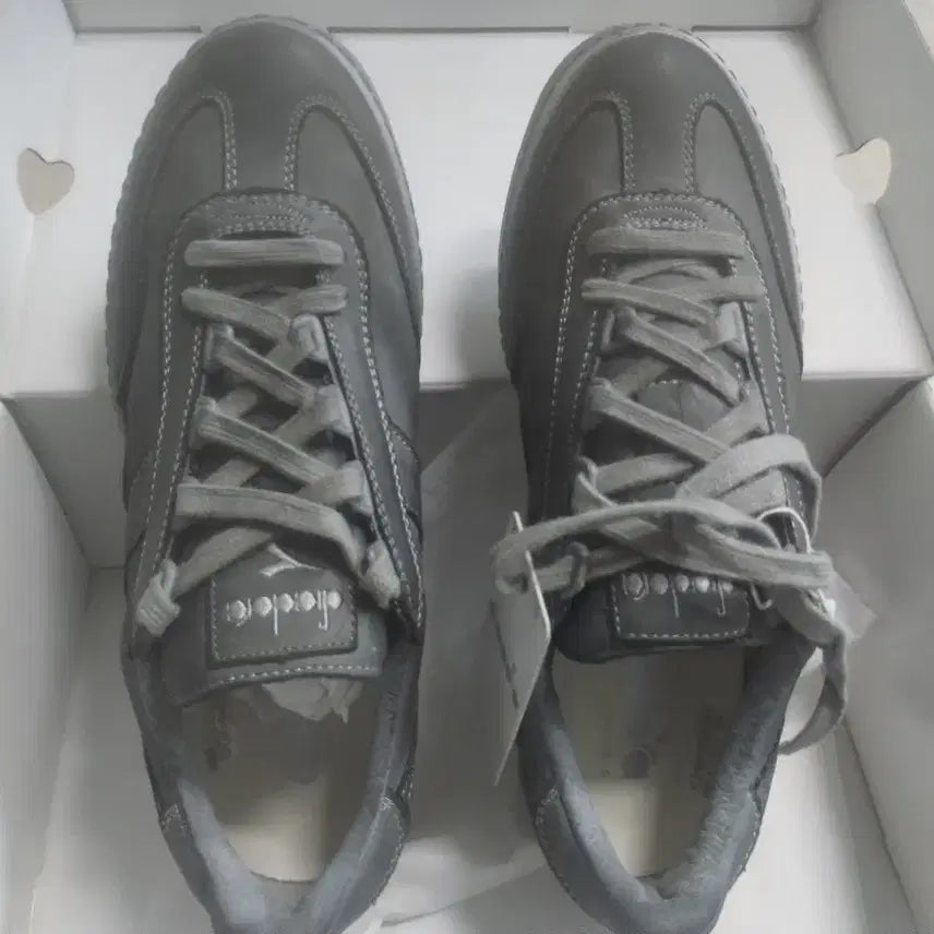 [BUNJANG] Diadora Heritage Grey Leather Sneakers / 디아도라 헤리티지 그레이 레더 스니커즈