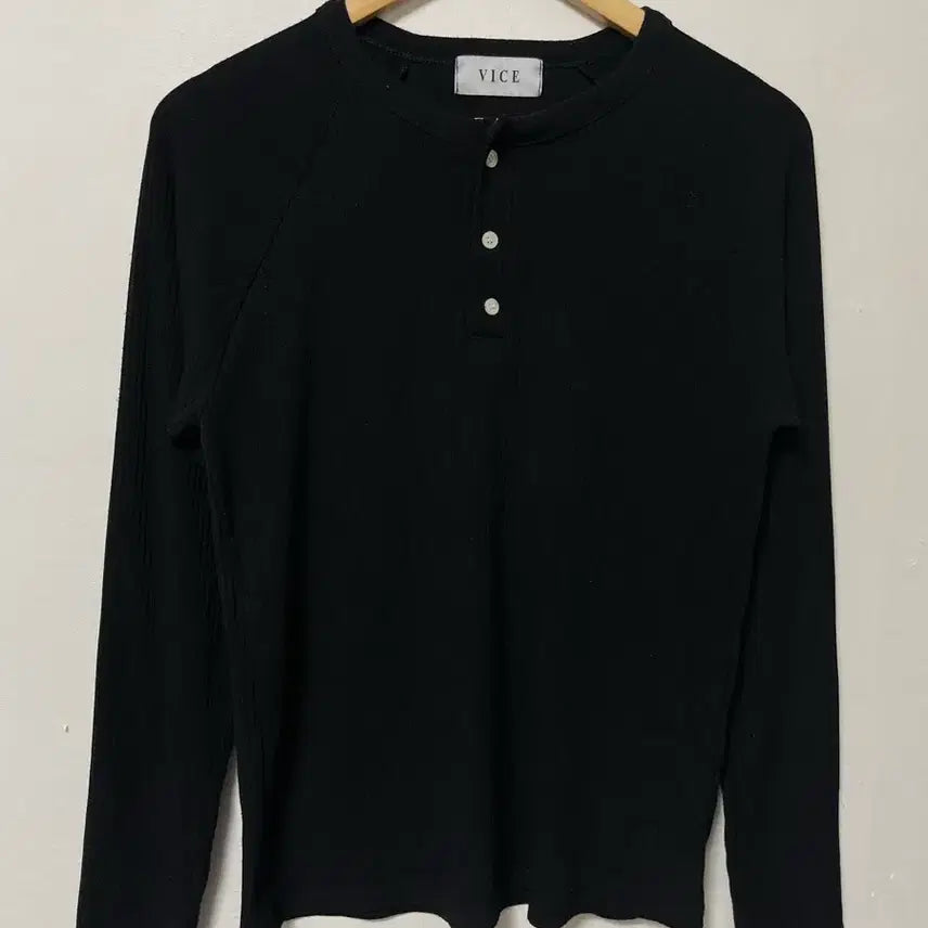 [BUNJANG] VICE Ribbed Spandex Henley Neck Long Sleeve T-Shirt / 95-100 VICE 골지 스판 헨리넥 롱 슬리브 긴팔티 정품