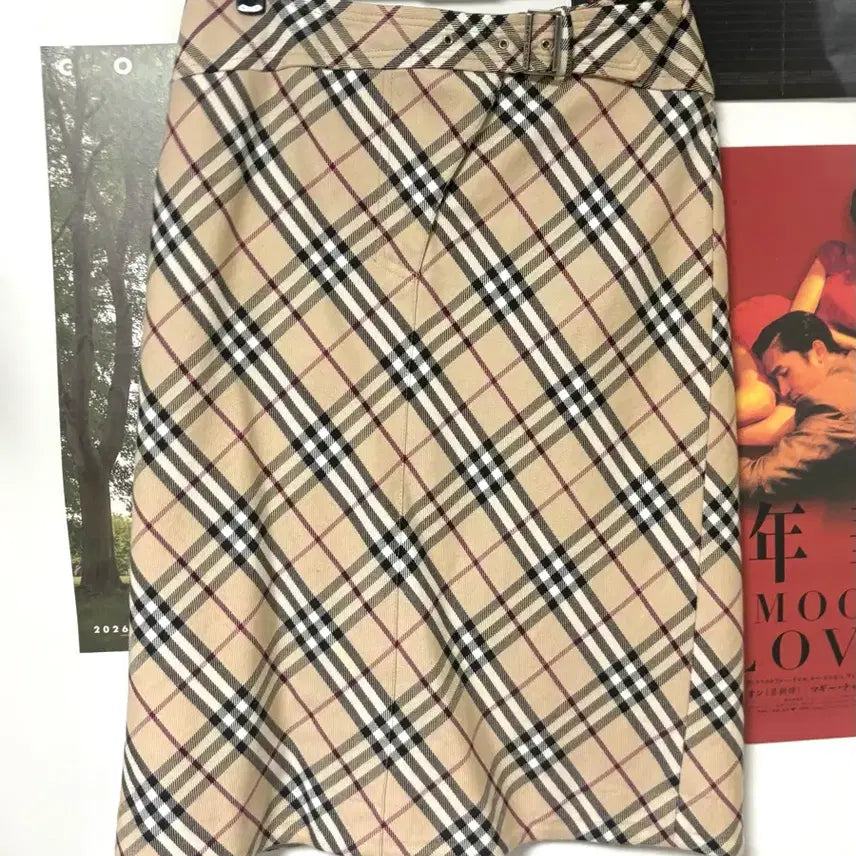 [BUNJANG] Vintage Burberry Blue Label Nova Check Beige Midi Skirt / 빈티지 버버리 블루라벨 노바체크 베이지 미디스커트