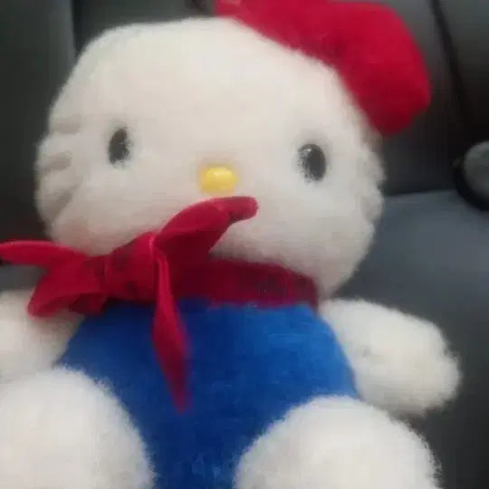 [BUNJANG] Hello Kitty New Retro Plush Keychain / 헬로키티 뉴레트로인형키링(cu반택만 ,편택일택은x)