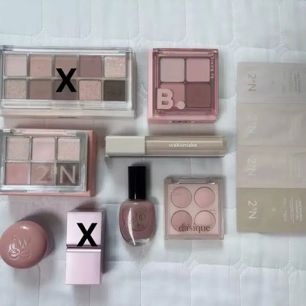 [BUNJANG] Bundle Set: Various Makeup Palettes, Concealer, Nail Polish / 화장품판매
