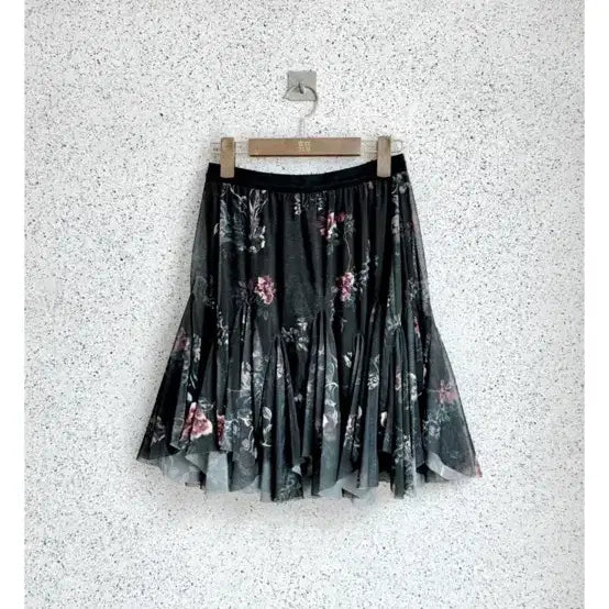 [BUNJANG] Handmade Bongjeob Gwi Bee Skirt (M) / 한땀한땀 봉접귀비 스커트 M