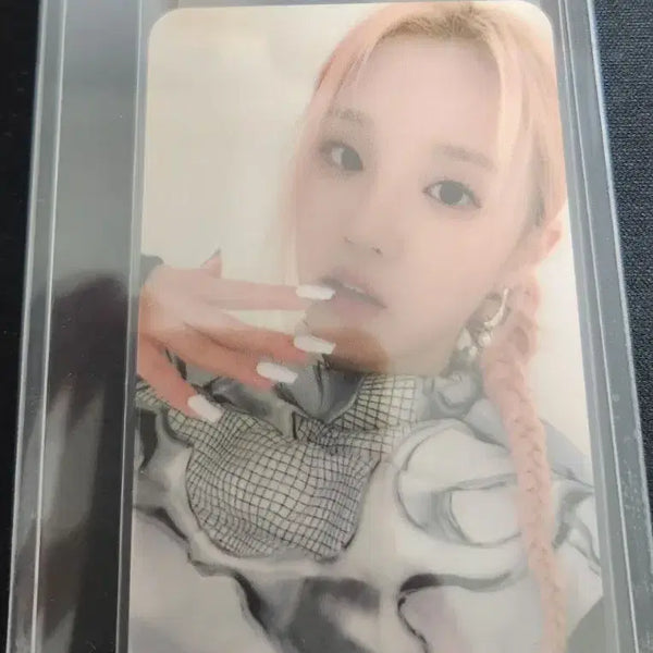 [BUNJANG]  (G)I-DLE Yuqi Y Magazine Photocard / (급처) 우기 와이매거진 포토카드 양도