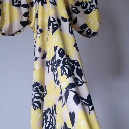 [BUNJANG] Yellow Floral Frill Dress - New Arrival / 노란색 꽃무늬 프릴 원피스 새상품입니다