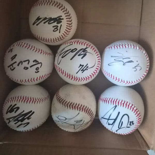 [BUNJANG] LG Twins Signed Baseball (Featuring Hong Chang-ki, Yoo Young-chan, Austin, Park Hae-min, etc.) / 엘지트윈스 싸인볼 판매 (홍창기,유영찬,오스틴,박해민등)