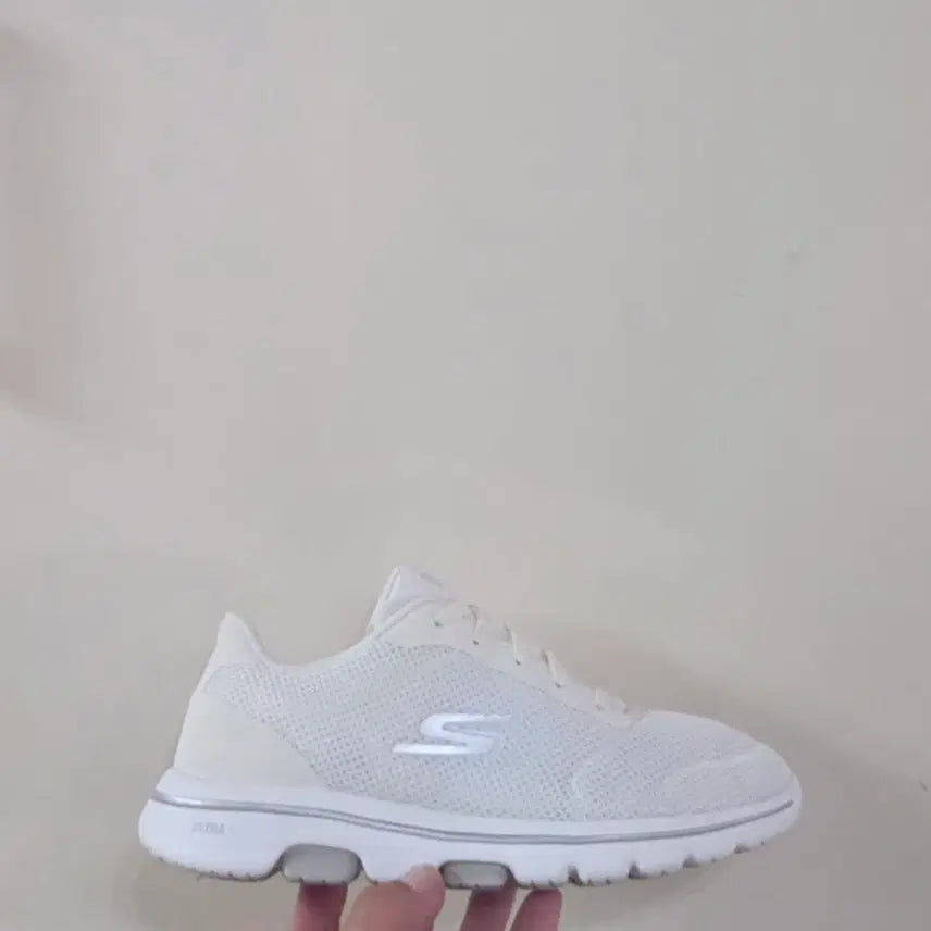 [BUNJANG] Skechers Go Walk 5 Lucky Slip-on White / [240] 스케쳐스 고워크5 럭키 슬립온 화이트ㅡ단종매물,최저가
