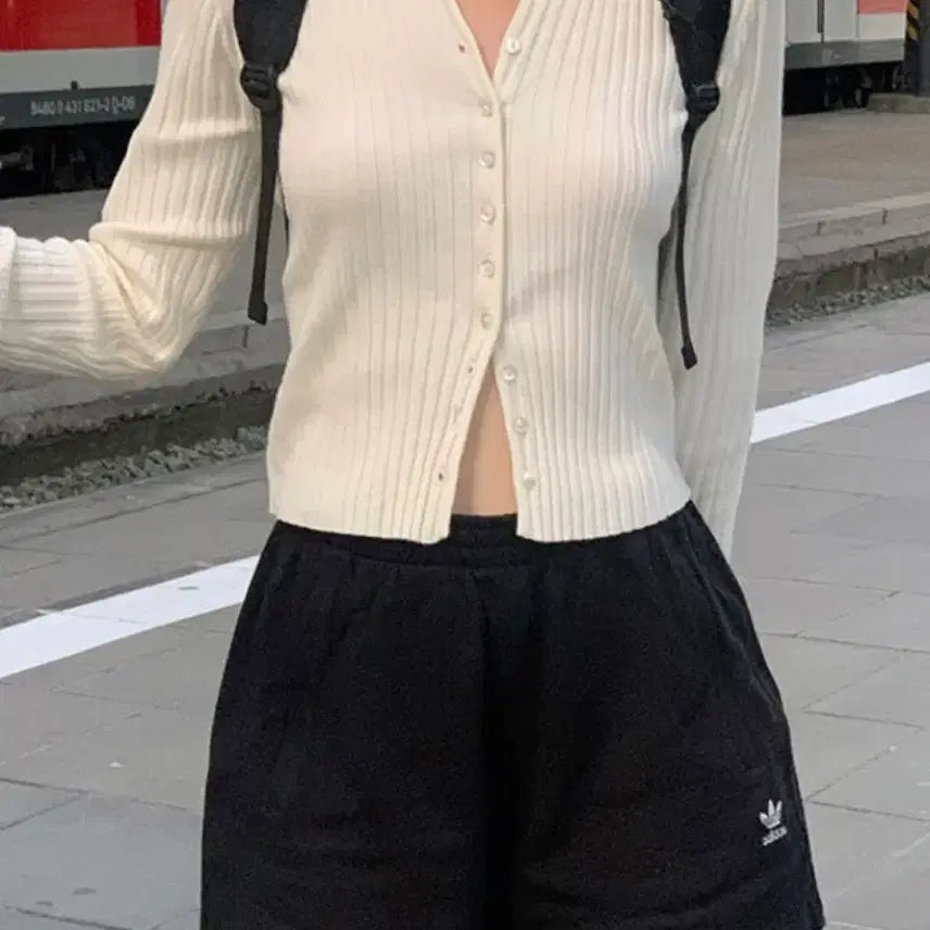 [BUNJANG] Kkonmi-go Eve Slim Ribbed Knit Cardigan Ivory / [미개봉 새상품]꼰미고 이브 슬림 골지 니트 가디건 아이보리