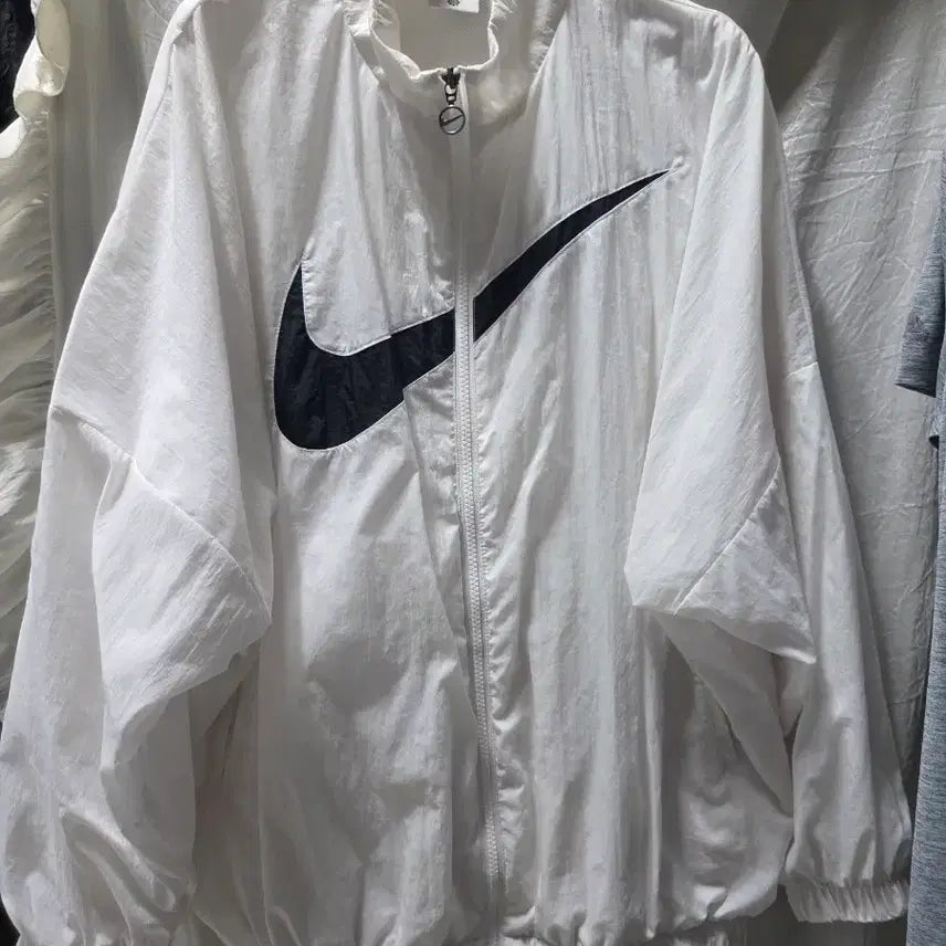 [BUNJANG] Nike Swoosh Windbreaker White / 나이키 스우시 바람막이 흰색