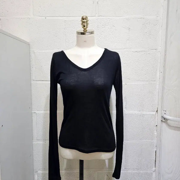 [BUNJANG] V-Neck Long Sleeve Gauze Cotton T-Shirt - Black / 얇은재질의 거즈면 브이넥 긴팔- 블랙