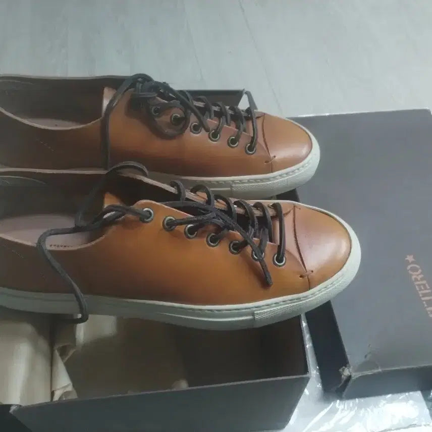 [BUNJANG] Vittorio Leather Sneakers Brown / 부테로 가죽 스니커즈 브라운