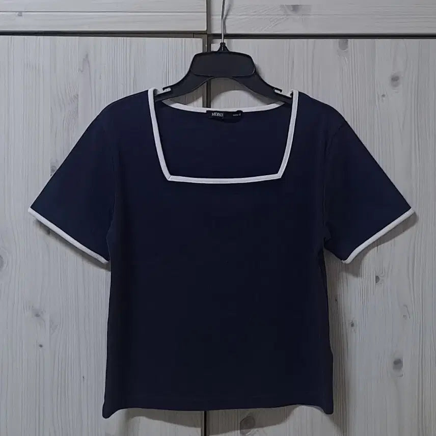 [BUNJANG] Mixxo Square Neck Short Sleeve T-Shirt Navy Semi-Crop Size 55 / 미쏘 스퀘어넥 반팔 티셔츠 55사이즈 네이비 세미크롭