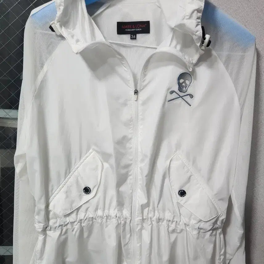 [BUNJANG] Mark & Logo Golf Windbreaker White Size 36 / 마크앤로고 골프 바람막이 화이트 36