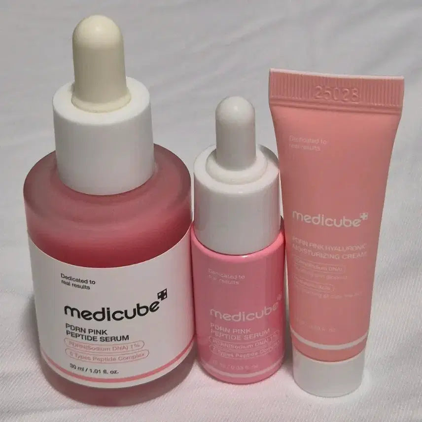 [BUNJANG] MediCube PDRN Pink Peptide Salmon Ampoule 30ml with My Melody Gacha / 메디큐브 PDRN 핑크 펩타이드 연어 앰플 30ml 마이멜로디 가챠