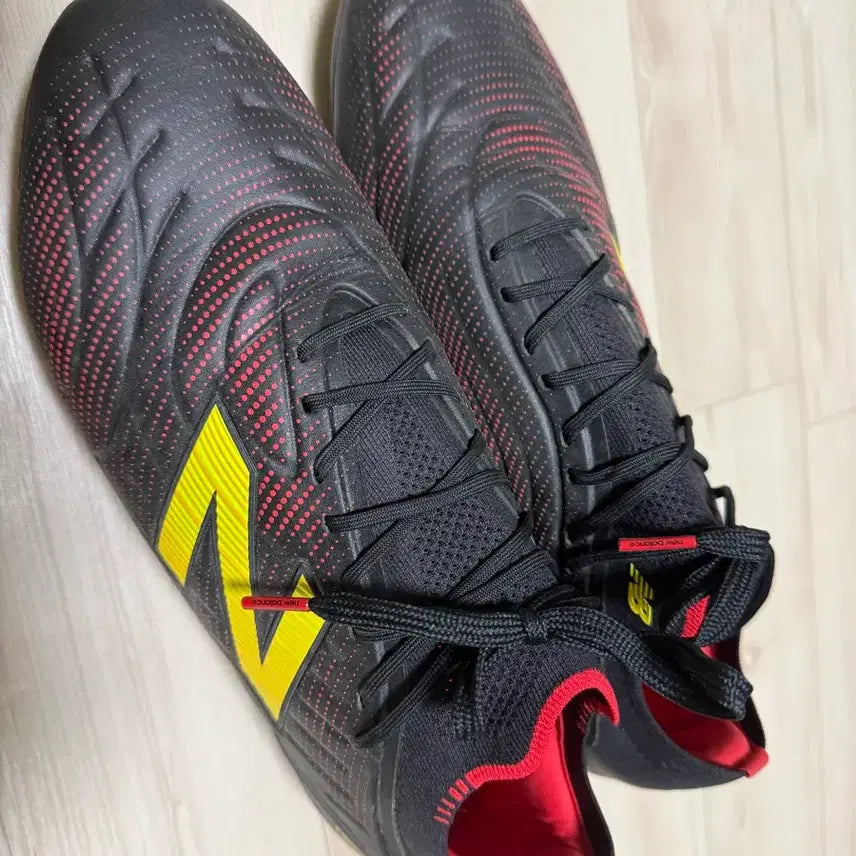 [BUNJANG] New Balance Tekela v5 Elite MG Football Boots / [300] 뉴발란스 테켈라 v5 엘리트 mg 발볼 D