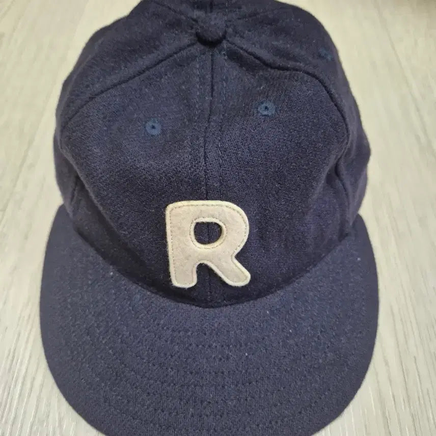 [BUNJANG] R Logo Navy Wool Ball Cap / R 로고 네이비 울 볼캡