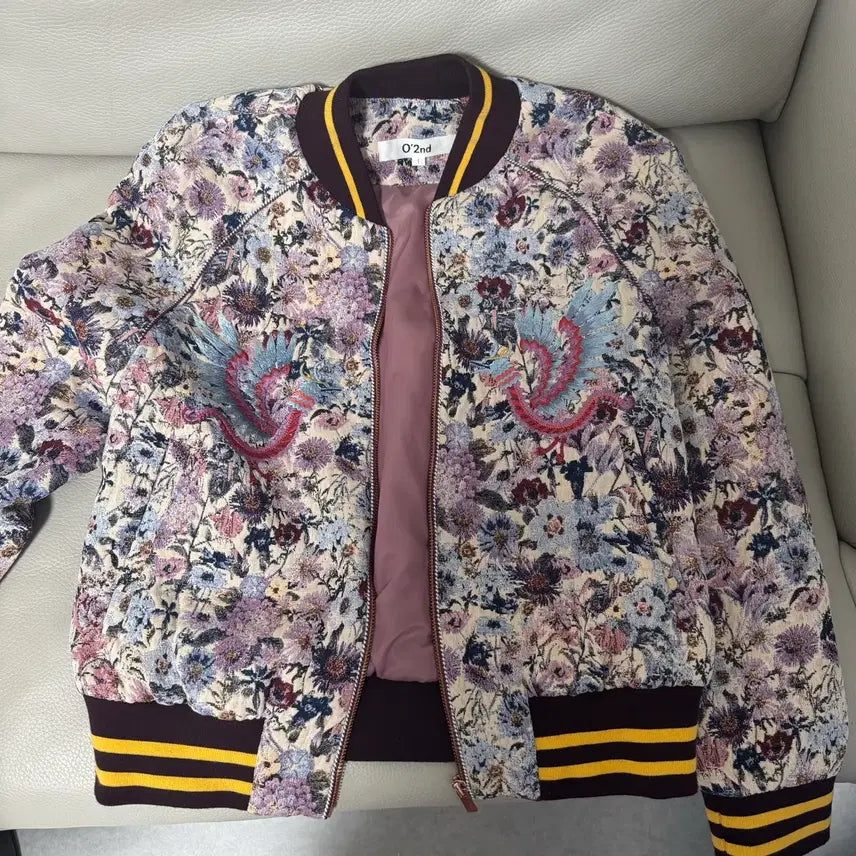 [BUNJANG] O'2nd Flower Embroidered Bomber Jacket / O'2nd 플라워 자수 봄버 자켓