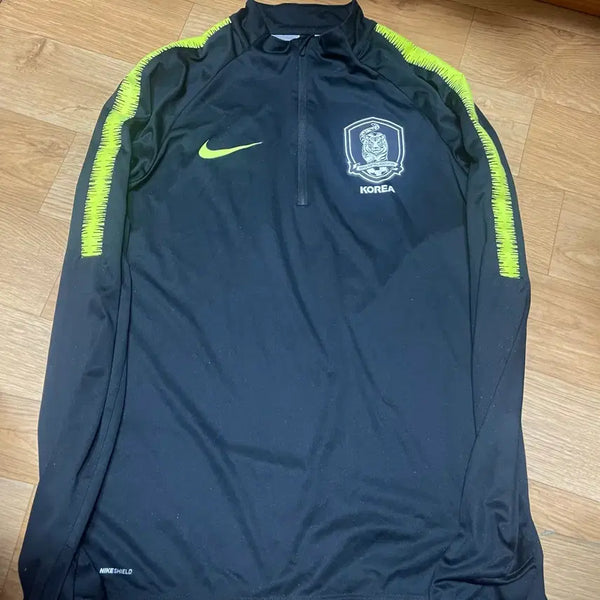 [BUNJANG] Korea National Football Team 2018 World Cup Player Issue Windbreaker Shield Top Size S / 2018월드컵 축구대표팀 국가대표 선수용 국대 바람막이 쉴드탑 S(90)