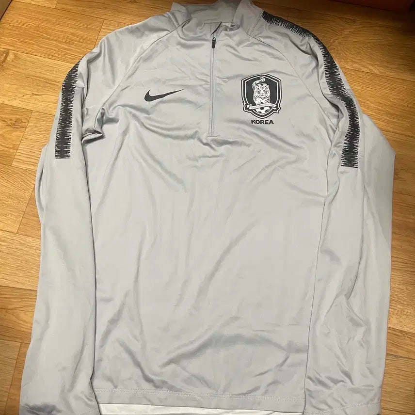 [BUNJANG] 2018 World Cup South Korea National Football Team Coach's Shield Top (Size M/95) / 2018월드컵 축구대표팀 국가대표 코치용 국대 쉴드탑 M(95)