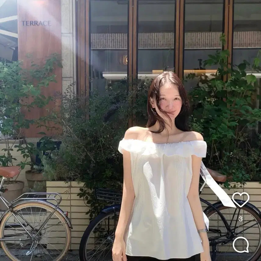 [BUNJANG] Le Bain Here Off-Shoulder Blouse / 르베인 히어 오프숄더 블라우스