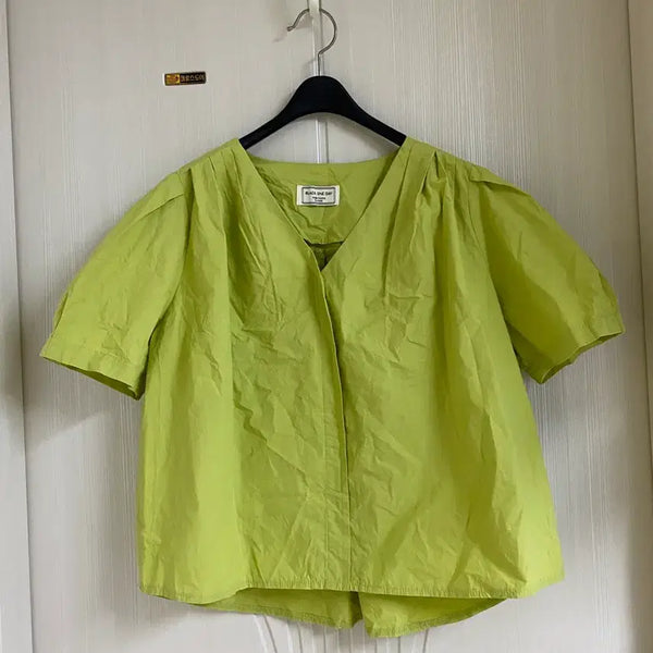 [BUNJANG] Light Green Short-Sleeve Cotton Blouse (Size F) / 연두 반팔 면 블라우스 F
