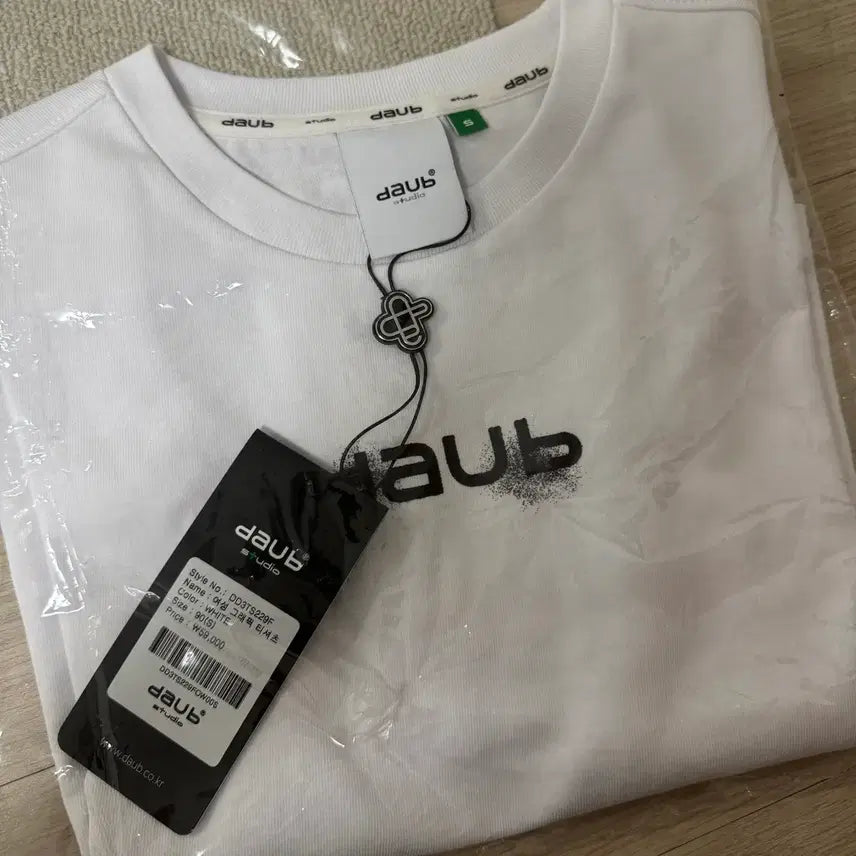 [BUNJANG] Daub White Cropped T-Shirt / daub 돕 크롭티 화이트 색상 판매(새상품)