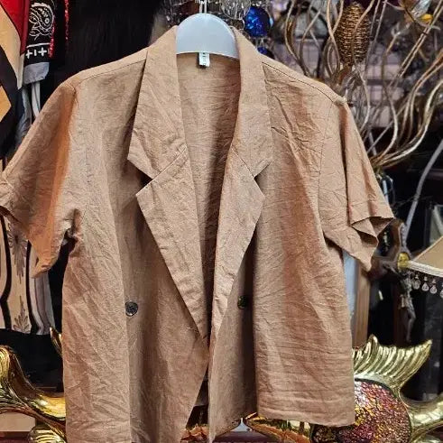 [BUNJANG] MELLO Beige Linen Blend Short Sleeve Short Jacket / MELLO 브랜드의 베이지색 린넨 혼방 반팔 숏자켓입니갈색 반팔 블라우스