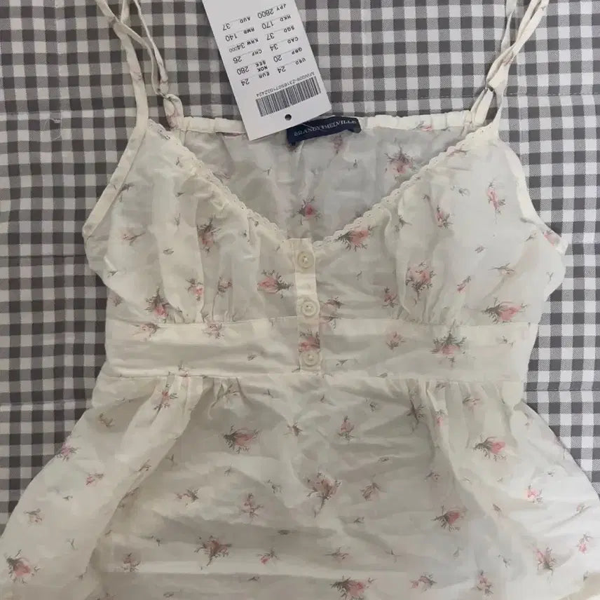 [BUNJANG] Brandy Melville Floral Sleeveless Top / 브랜디멜빌 꽃무늬 나시 탑 판매해요