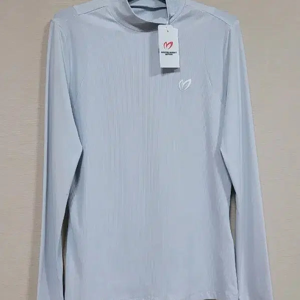 [BUNJANG] Master Bunny Edition Women's Symbol Mock Neck Cooling T-Shirt / 마스터바니 여성 심볼 모크넥 소매 냉감 티셔츠 (새상품)