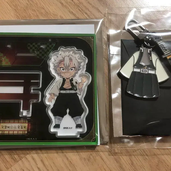 [BUNJANG] Demon Slayer: Kimetsu no Yaiba Sanemi Shinazugawa Acrylic Stand & Nichirin Blade Keychain Set / 귀멸의칼날 귀칼팝업 시나즈가와 사네미 아크릴스탠드 일륜도키링