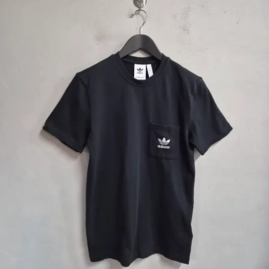 [BUNJANG] Adidas Black Pocket T-Shirt XS / 아디다스 반팔 카라티 블랙 XS