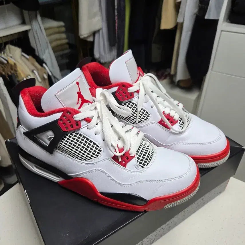 [BUNJANG] Nike Air Jordan 4 Retro Fire Red (2020) - Size 280 / [280]에어 조던4 레트로 파이어레드