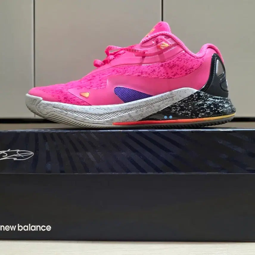 [BUNJANG] New Balance Kawhi 4 High Pink Black (265) / [265] 뉴발란스 카와이 4 하이 핑크 블랙