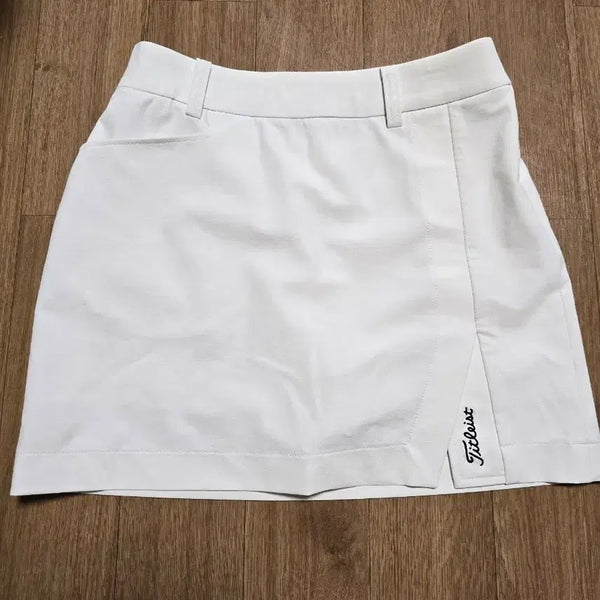 [BUNJANG] Titleist White Golf Skirt (Size 25) / 깨끗) 정품 타이틀리스트 화이트골프스커트 S 25