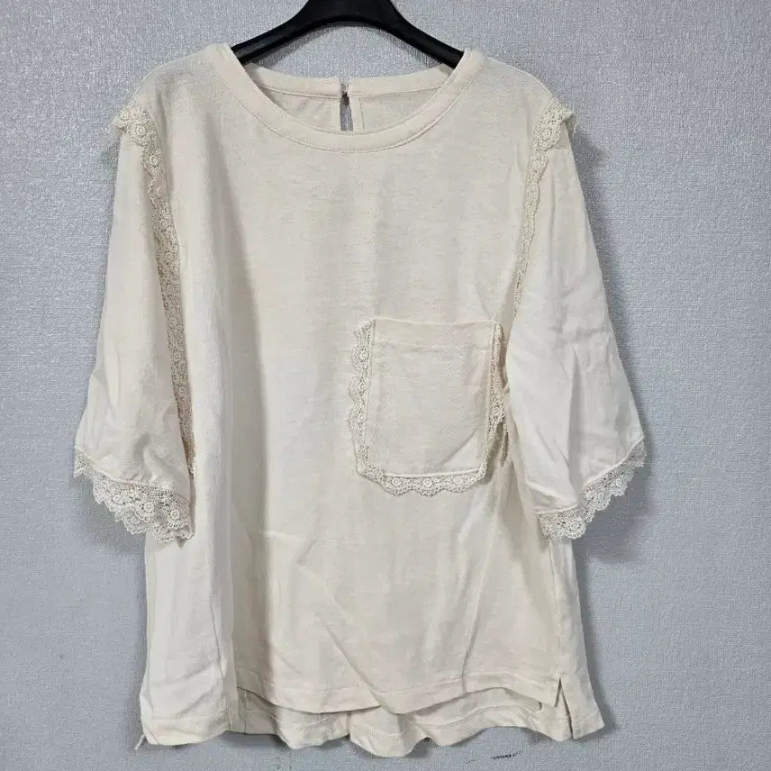 [BUNJANG] Lace Trimmed Large Pocket Rayon Blend Short Sleeve T-Shirt / 레이스배색 큰포켓 레이온혼방 반팔티 77