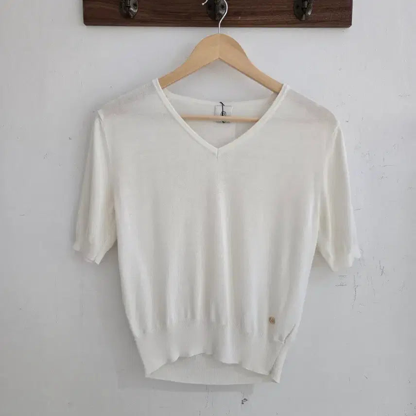 [BUNJANG] Yumer V-Neck Knit Top Cream / 유메르 브이넥 니트 탑