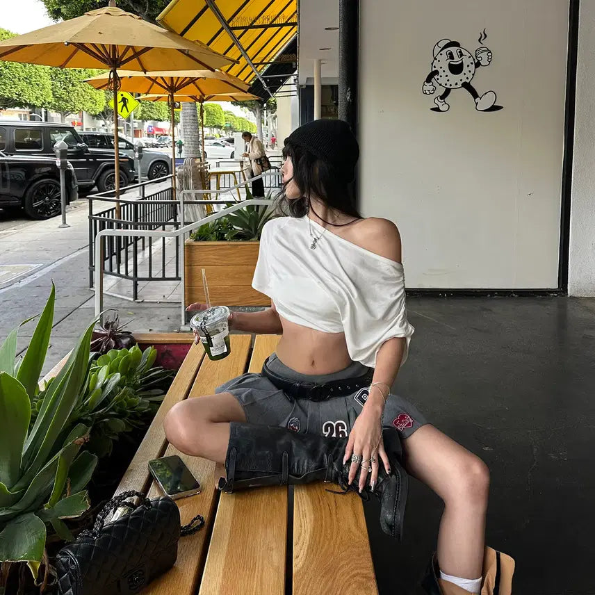[BUNJANG] WARDEN EDGE Off-Shoulder Ruffle Asymmetrical Short T-Shirt / WARDEN EDGE 워든엣지 오프숄더 러플 섹시 언발 숏 티셔츠