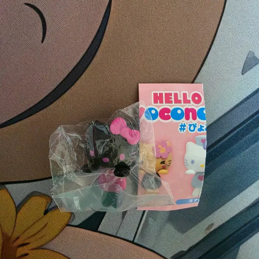 [BUNJANG] Hello Kitty Hyokono-ru Cup Holder Gachapon C-Pla Limited Edition Black / (정품)헬로키티 표코노루 컵걸이 가챠 씨플라 한정 블랙