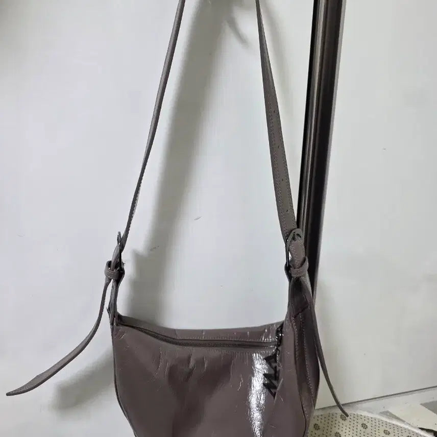 [BUNJANG] Vera Wang Women's Shoulder Bag / VW 베라왕 여성 숄더백