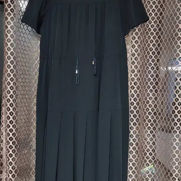 [BUNJANG] Pleated Crinkled Fabric Dress / 플리츠 바스락소재 원피스