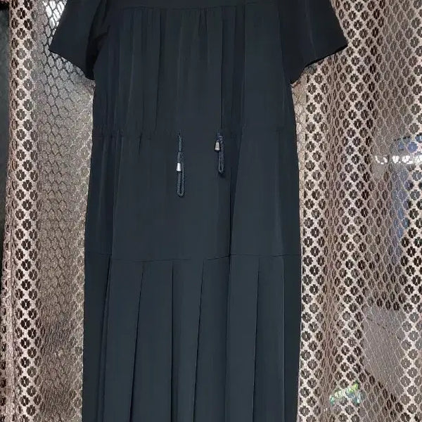 [BUNJANG] Pleated Crinkled Fabric Dress / 플리츠 바스락소재 원피스