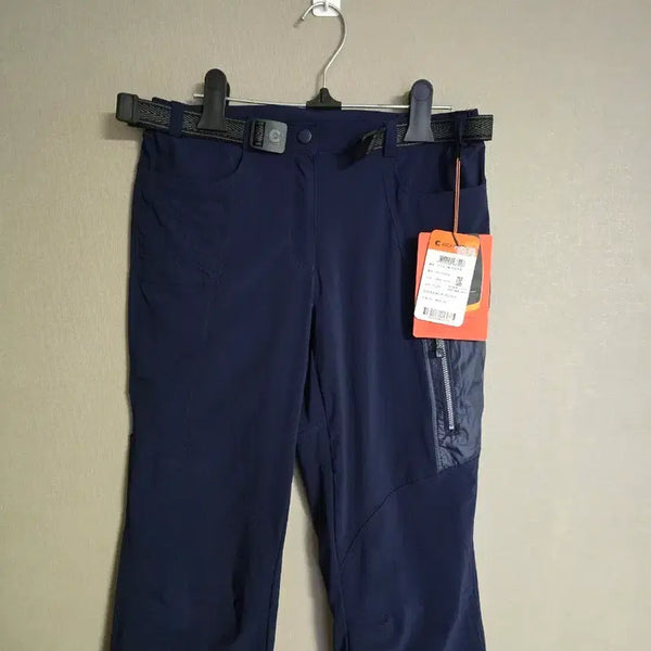[BUNJANG] Outdoor Brand Women's 7/10 Length Hiking Pants (Navy, 26-inch) / 새상품) 여성용 여름7부 등산바제 26인치( 정가8만)