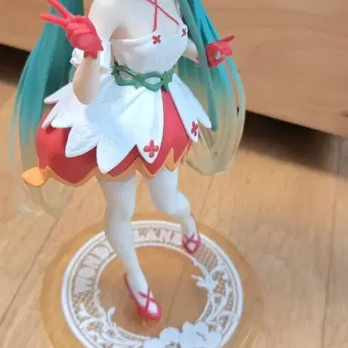 [BUNJANG] Taito Vocaloid Hatsune Miku Wonderland Thumbelina Figure / [타이토][보컬로이드] 하츠네 미쿠 Wonderland 피규어 엄지 공주