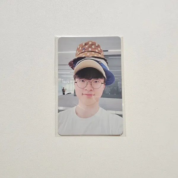 [BUNJANG] T1 Faker T1 League of Legends Photocard / 페이커 아라치 포카 모자혁 포토카드