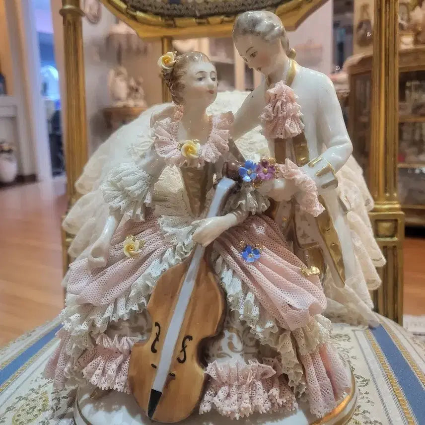 [BUNJANG] Dresden Porcelain Couple Figurine with Cello / 드레스덴  커플 피겨린