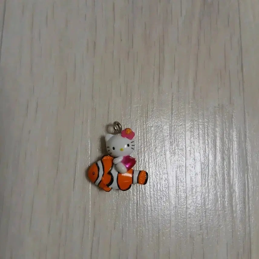 [BUNJANG] Sanrio Hello Kitty Nemo Fish Gacha Figure Strap / 해양 키티스트랩 물고기 니모 키티 가챠 피규어 킽스