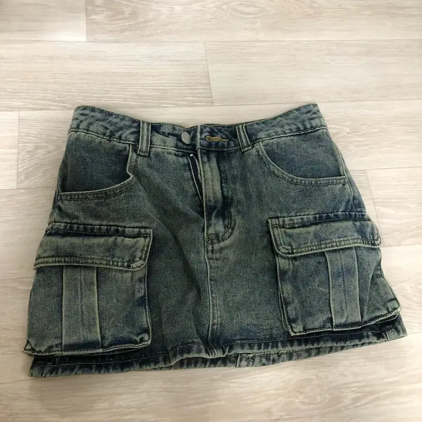 [BUNJANG] Denim Mini Skirt with Cargo Pockets / 청치마 팔아요