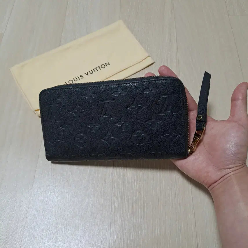 [BUNJANG] Louis Vuitton Monogram Empreinte Secret Long Wallet Navy / [100%/정품] 루이비통 모노그램 앙프렝뜨 시크릿 장지갑 네이비