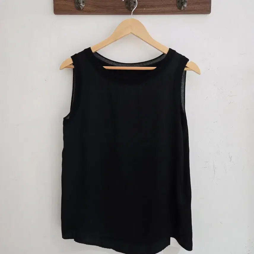 [BUNJANG] Chavoon Sleeveless Silk Top / 샤분 슬리브리스