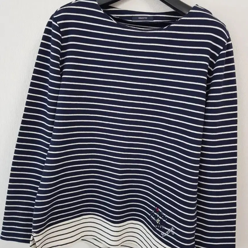 [BUNJANG] Hazzys Women's Round Neck T-Shirt / 헤지스 정품 여성 라운드티셔츠
